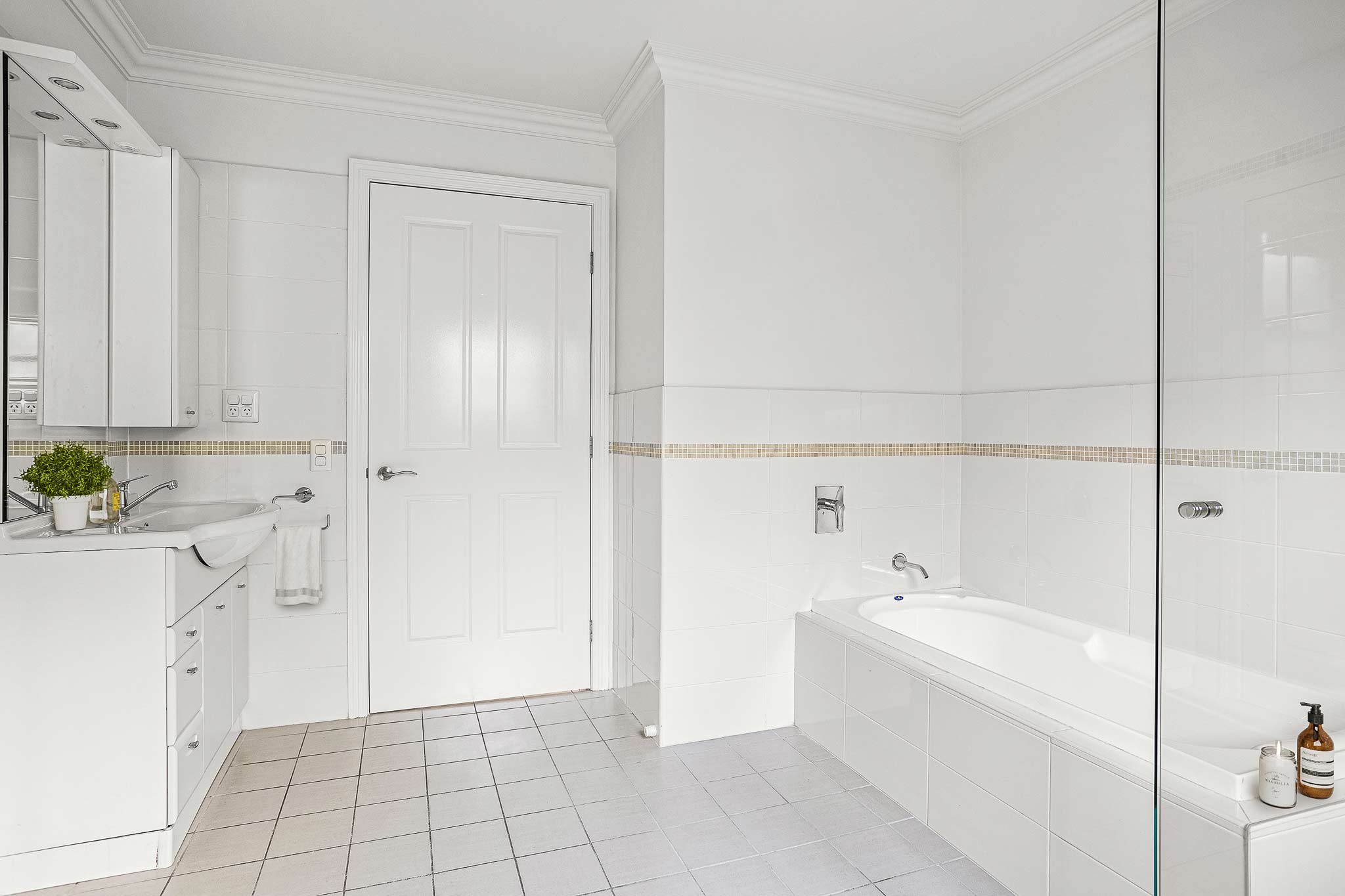 JGRIFFITHS_THE GRANGE VILLA 17 FINALS_FOR WEB 2