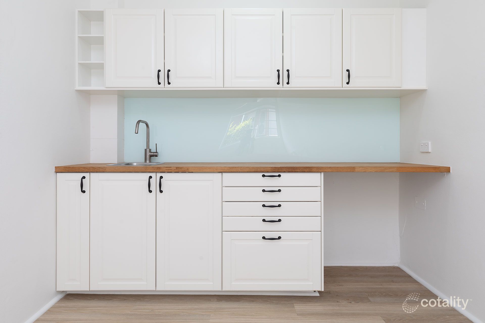 1.12A Greglea Kitchenette